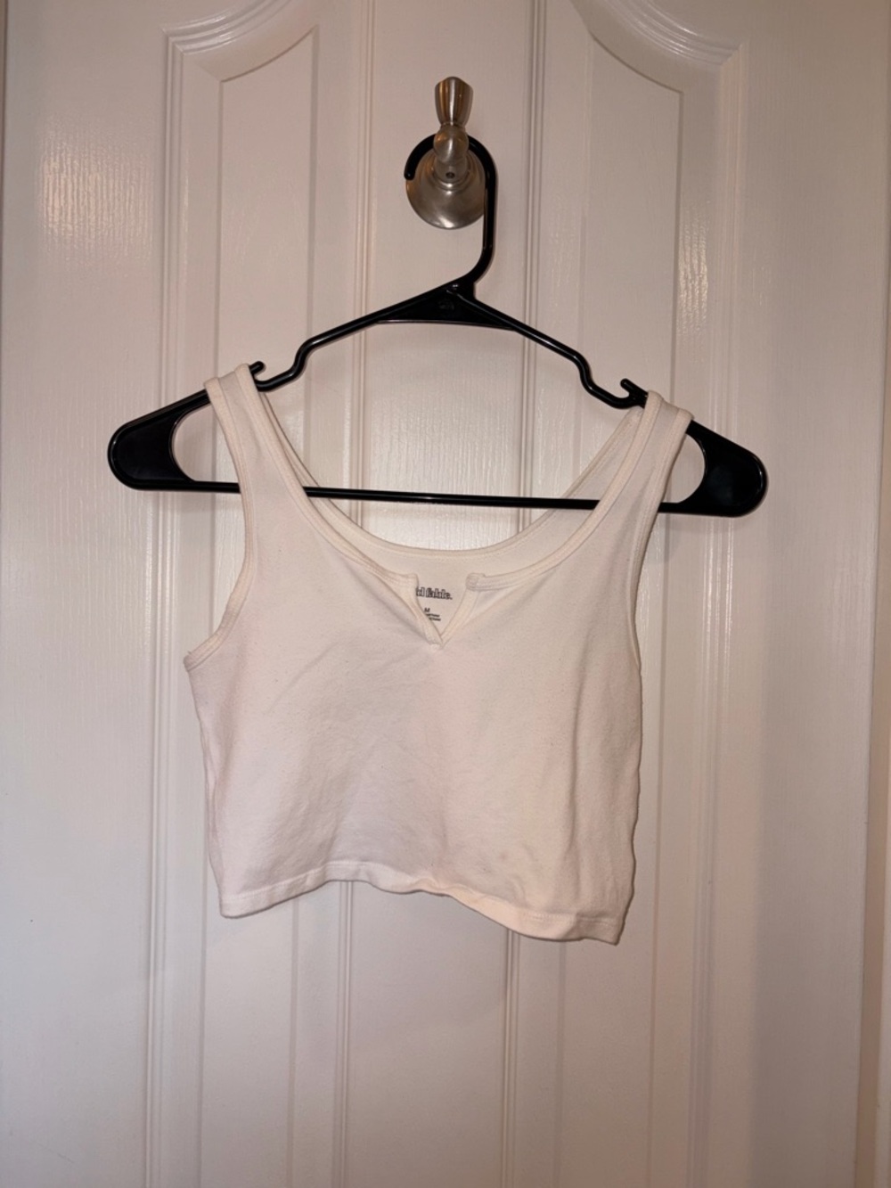 wild fable White V-Neck Cropped Tank